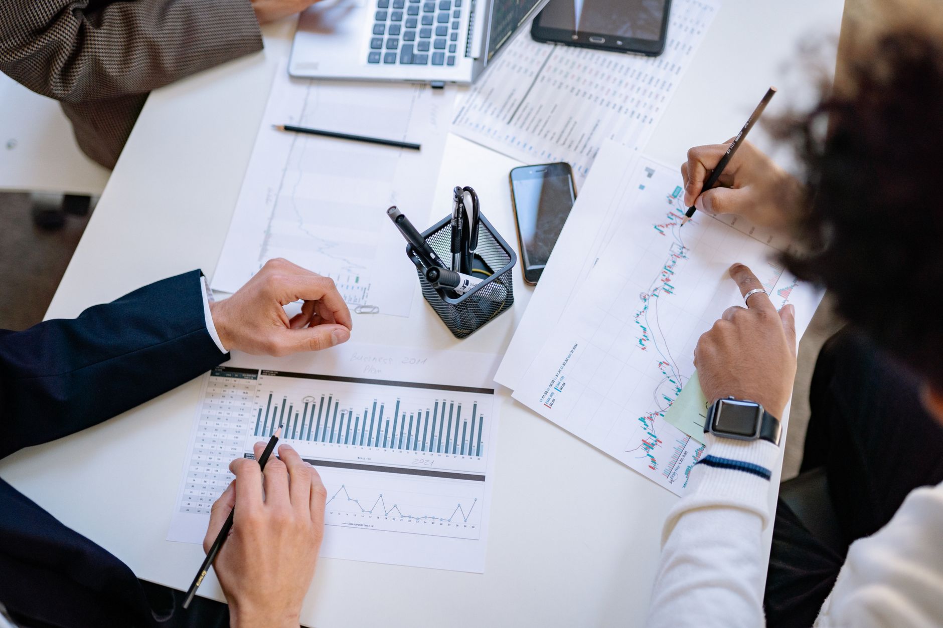 How Futures Trading Review Helps You Avoid Unreliable Trading Firms
