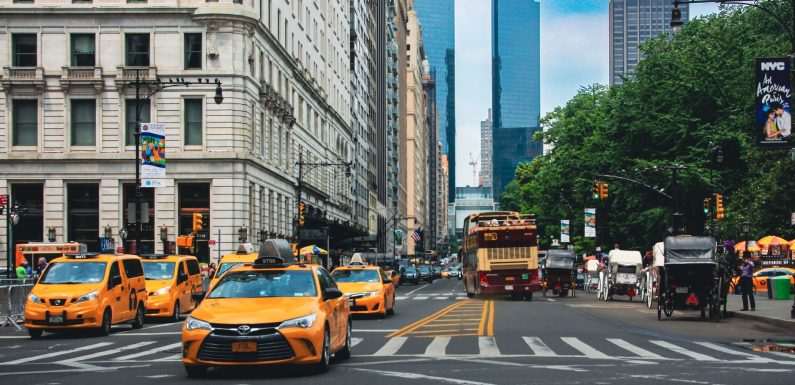 Tourist Cab Operators Demand Access to City Airport Plaza